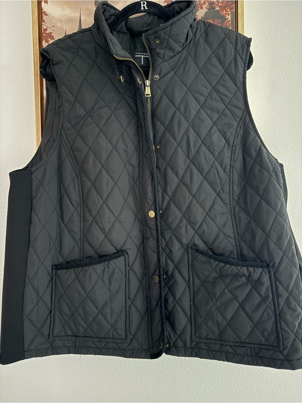 Tahari Black Quilted Sleeveless Vest
